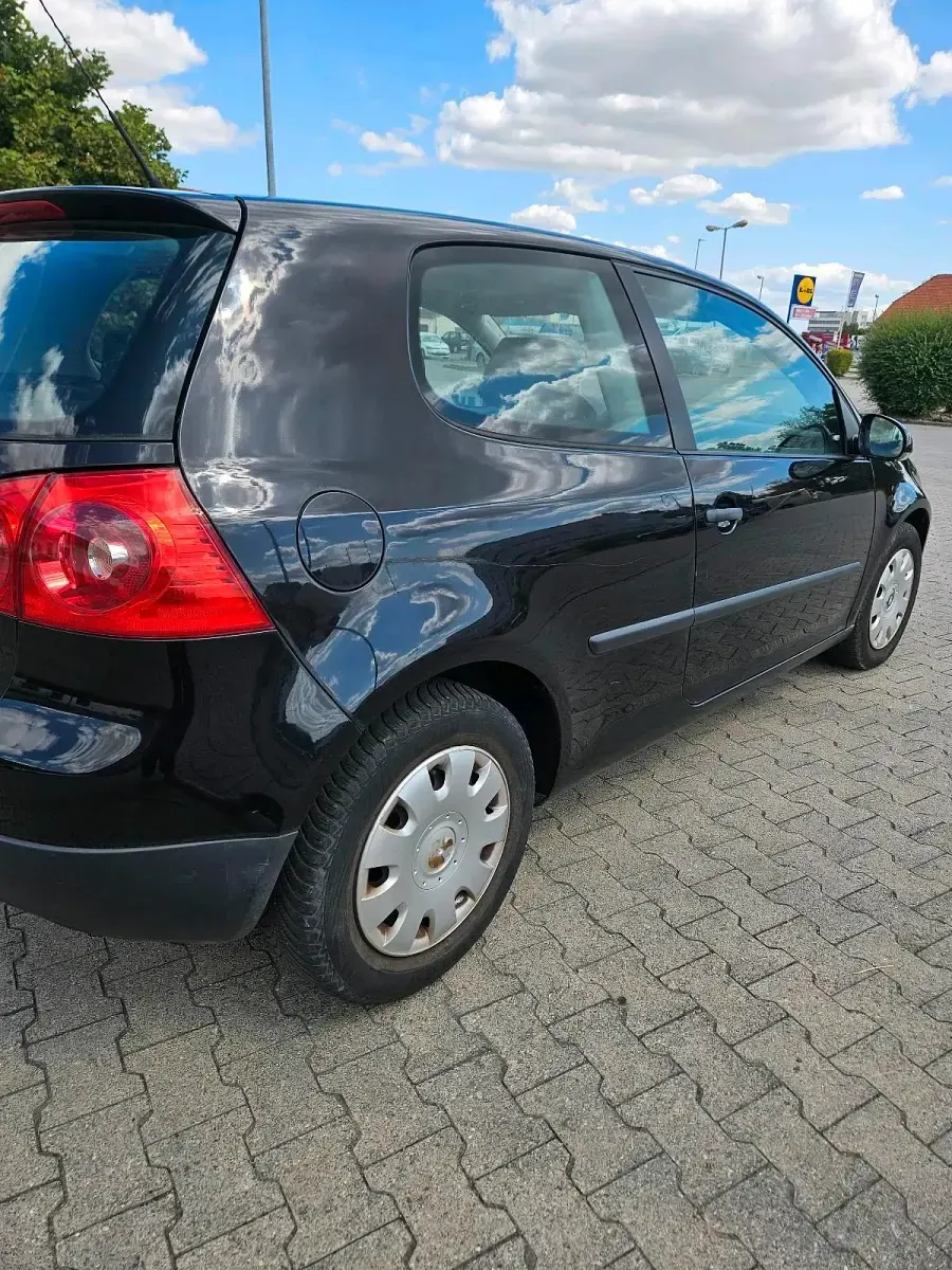 Gebraucht VW Golf V 75 PS (55 kW) 2005 Schwarz Kleinwagen