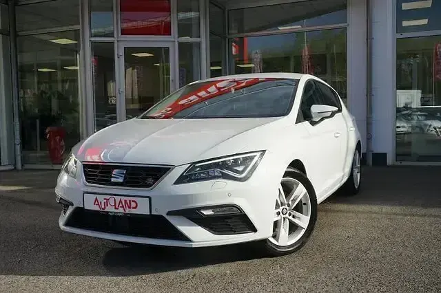 Używany Seat Leon Beats 150 KM (110 kW) 2020 Biały Sedan/Limuzyna