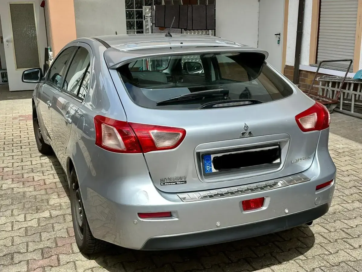 Gebraucht Mitsubishi Lancer 117 PS (86 kW) 2011 Silber Limousine