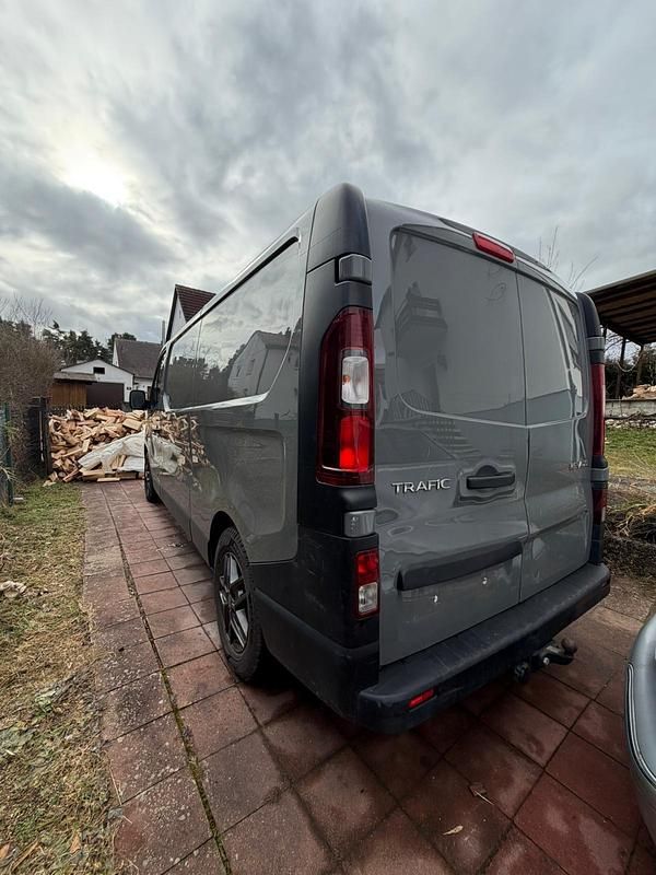 Gebraucht Renault Trafic 120 PS (88 kW) 2015 Grau Van / Kleinbus