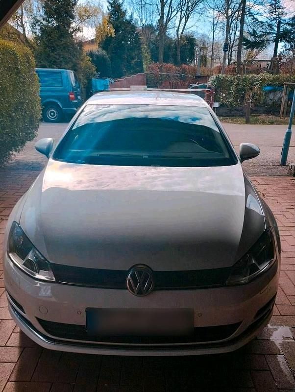 Gebraucht VW Golf VII 86 PS (63 kW) 2016 Weiß Limousine