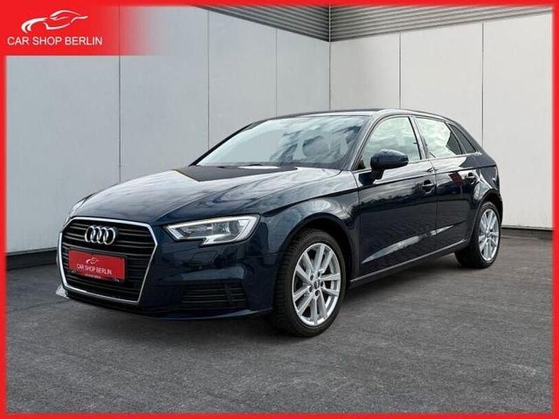 Blau Gebraucht 2018 Audi A3 Comfort Limousine | 16.990 € (Guter Preis) - Bild 1/4