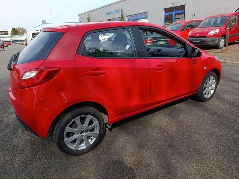 Gebraucht Mazda 2 Center-Line 102 PS (75 kW) 2012 Rot Kleinwagen