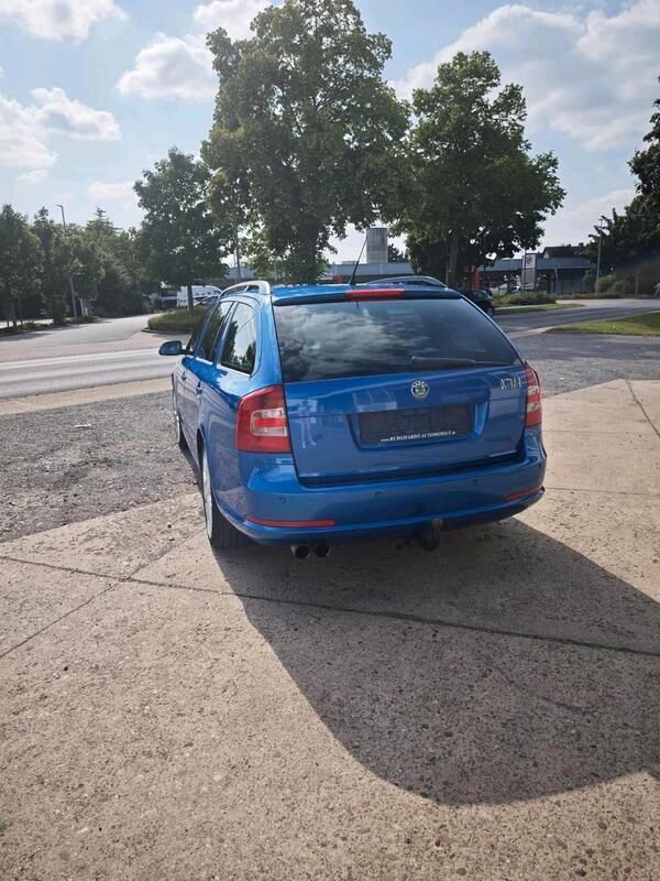 Blau Gebraucht 2008 Skoda Octavia RS Kombi | 7.399 € - Bild 1/4