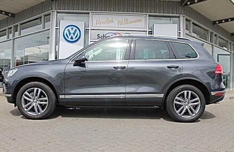Grau Gebraucht 2015 VW Touareg Sportline SUV | 15.500 € (Superpreis) - Bild 1/4