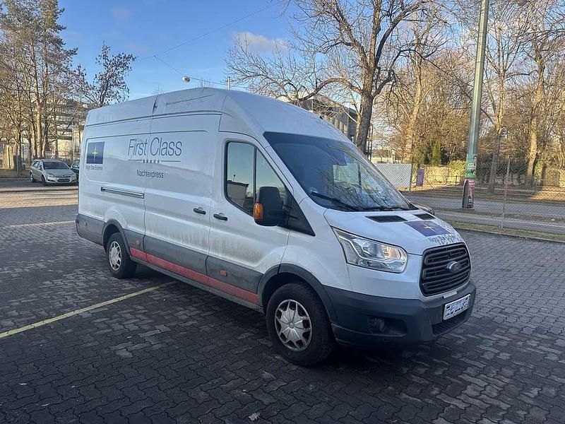 Gebraucht Ford Transit Trend 170 PS (125 kW) 2018 Frostweiß Kleinwagen