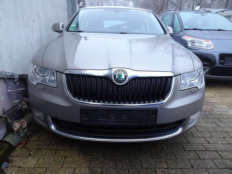 Gebraucht Skoda Superb Elegance 160 PS (117 kW) 2009 Cappuccinobeige metallic Limousine