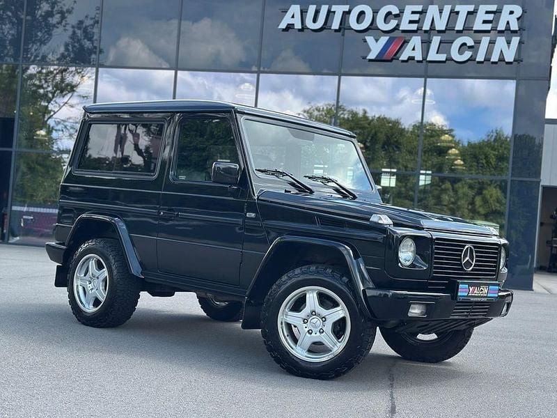 Sapphire schwarz metallic Gebraucht 1997 Mercedes G300 SUV | 44.790 € (Teuer) - Bild 1/4