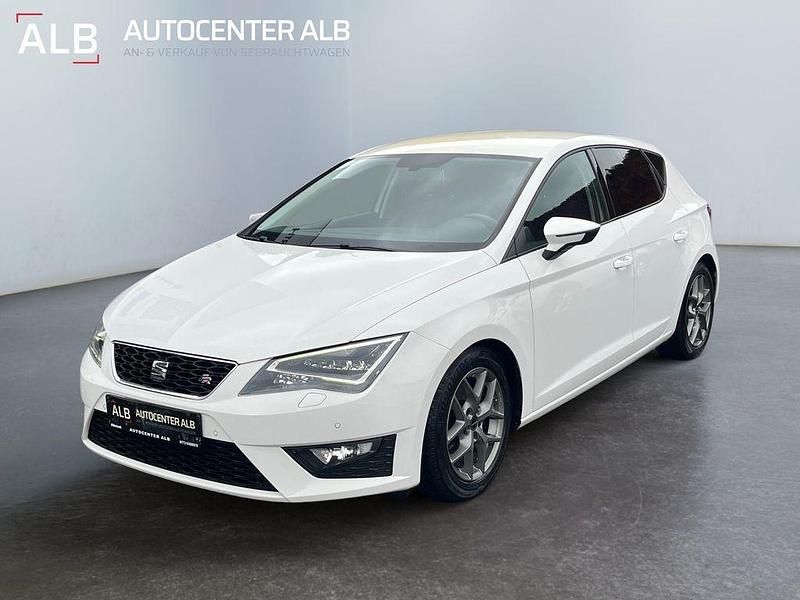 Weiß Gebraucht 2015 Seat Leon FR Limousine | 10.490 € (Fairer Preis) - Bild 1/4