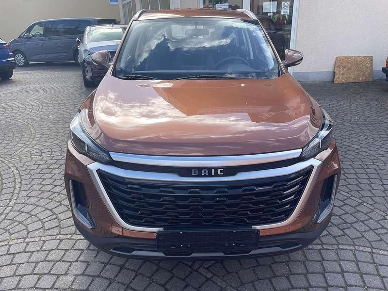 Gebraucht Baic X35 116 PS (85 kW) 2025 Braun metallic SUV