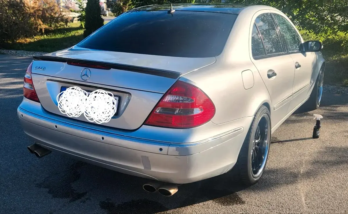 Gebraucht Mercedes E500 306 PS (225 kW) 2004 Silber Limousine