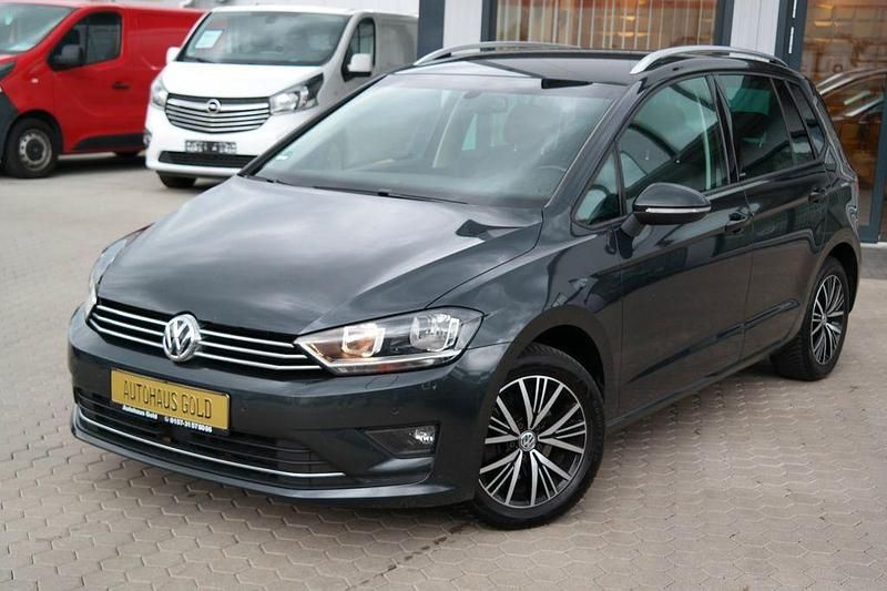 Grau Gebraucht 2017 VW Golf Sportsvan Allstar Van / Kleinbus | 9.880 € (Fairer Preis) - Bild 1/4