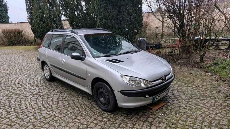 Gebraucht Peugeot 206 68 PS (50 kW) 2004 Silber Kombi