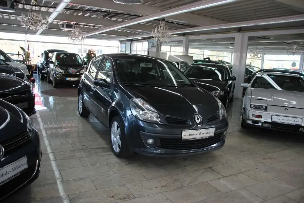 Używany Renault Clio III Dynamique 111 KM (81 kW) 2006 Szary Sedan/Limuzyna
