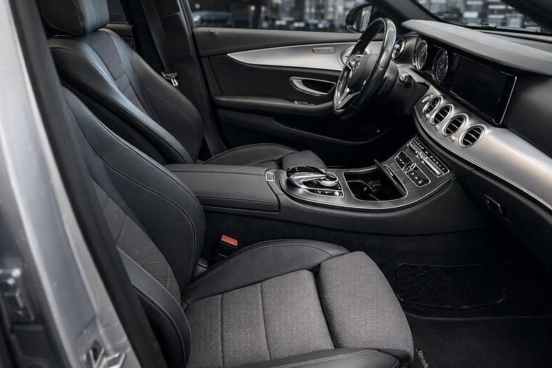 Gebraucht Mercedes E220 194 PS (142 kW) 2020 Silber Kombi