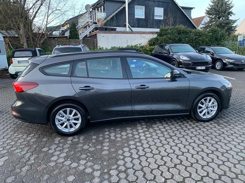 Gebraucht Ford Focus 101 PS (74 kW) 2022 Grau Kombi