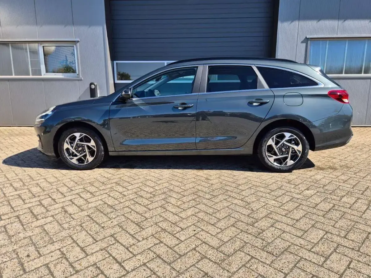 Neu Hyundai i30 Trend 150 PS (110 kW) 2026 Cypress green Kombi