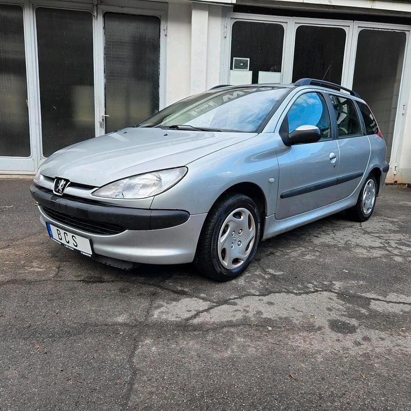 Silber Gebraucht 2002 Peugeot 206 Kombi | 1.590 € (Fairer Preis) - Bild 1/4