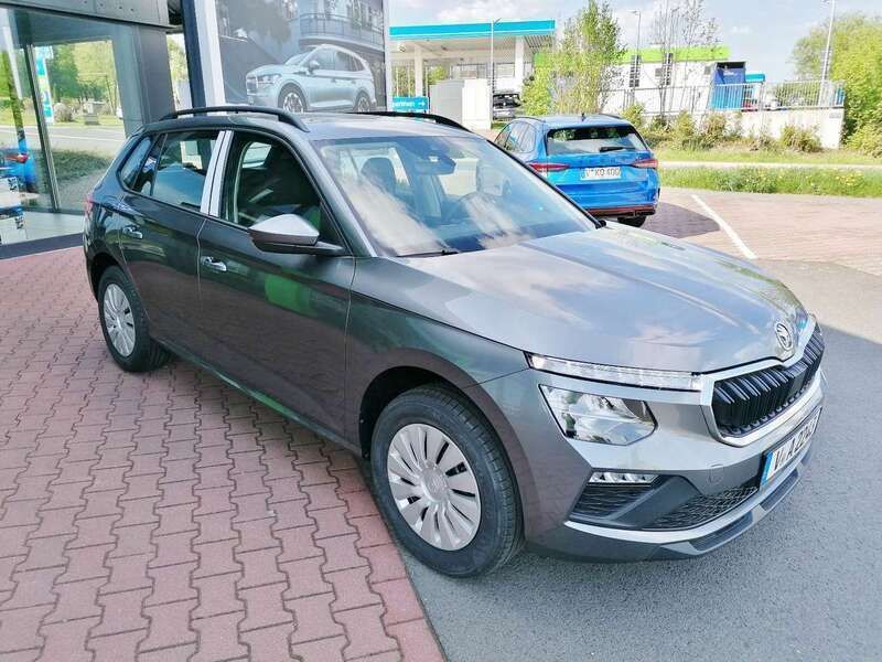Graphitegraumetallic Gebraucht 2025 Skoda Kamiq Essence SUV | 21.885 € (Fairer Preis) - Bild 1/4