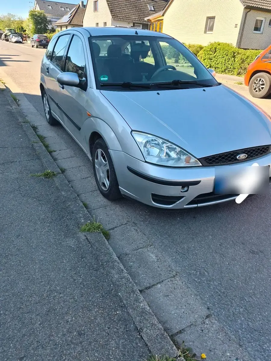 Second-hand Ford Focus 101 CP (74 kW) 2002 Argintiu Hatchback