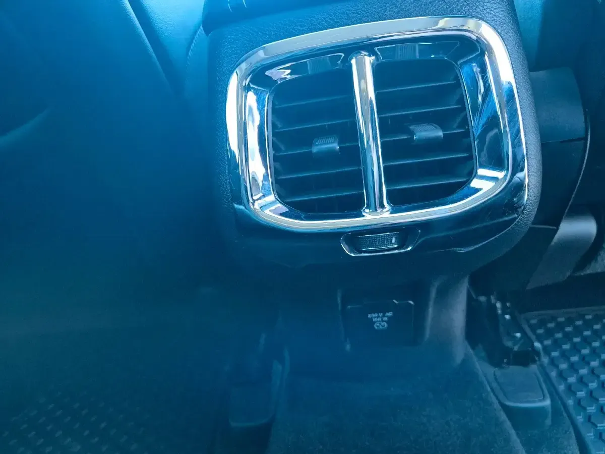Second-hand Jeep Cherokee 199 CP (146 kW) 2015 Negru SUV