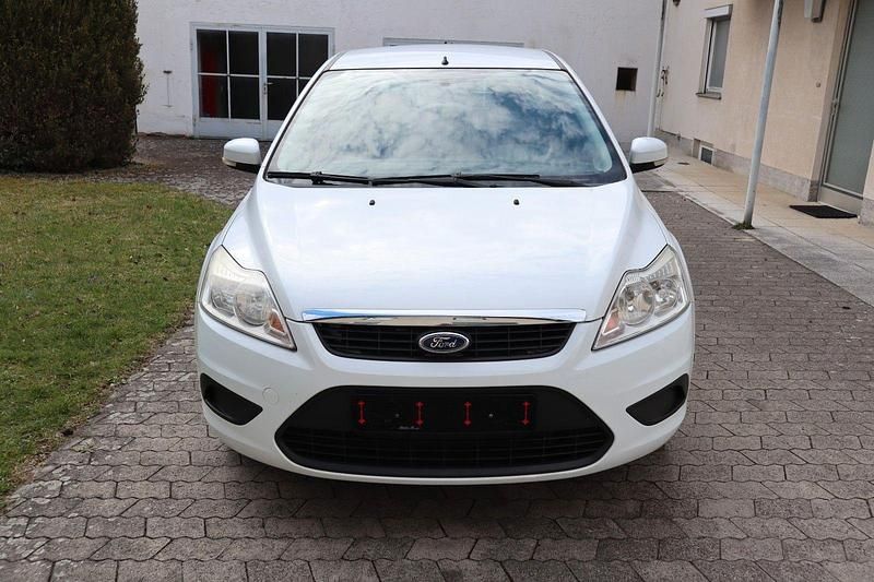 Gebraucht Ford Focus Style 109 PS (80 kW) 2009 Weiß Kombi
