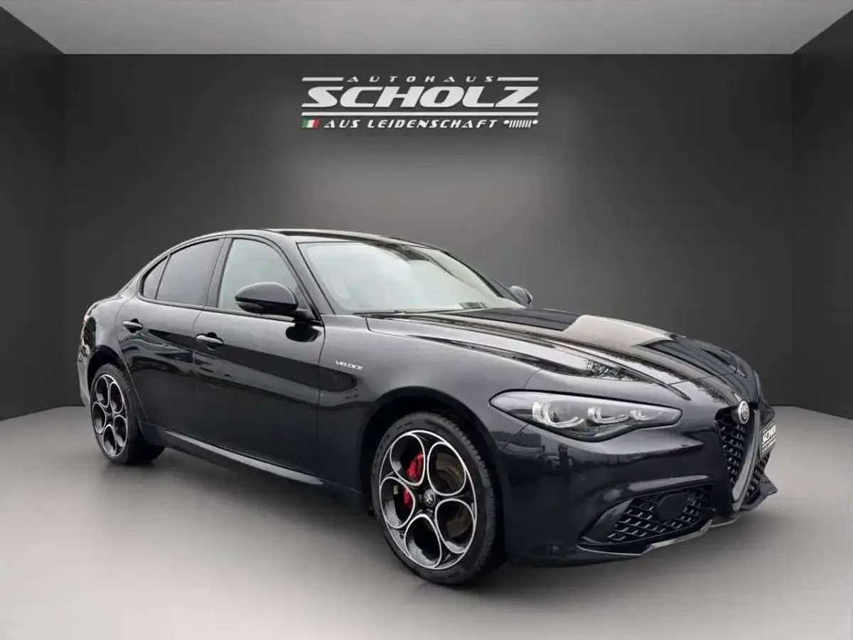 Gebraucht Alfa Romeo Giulia Veloce 280 PS (205 kW) 2024 Nero vulcano, metallic Limousine