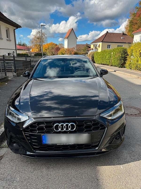 Schwarz Gebraucht 2021 Audi A4 Ambiente Kombi | 29.999 € (Fairer Preis) - Bild 1/4