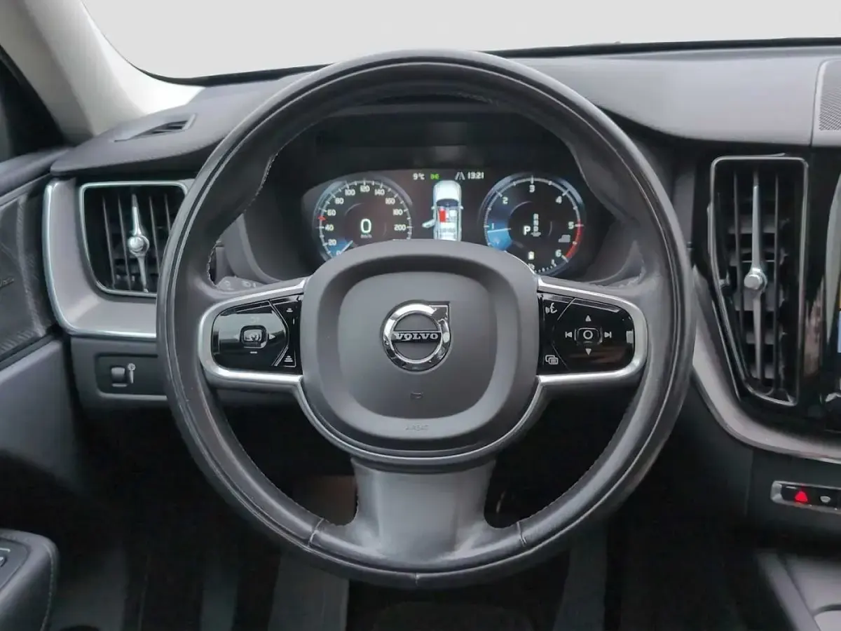 Gebraucht Volvo XC60 Inscription 145 PS (106 kW) 2021 SUV