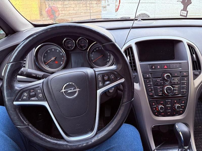 Gebraucht Opel Astra 140 PS (102 kW) 2014 Grau Kombi