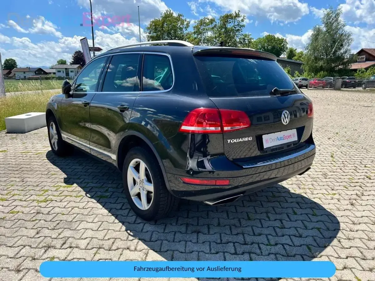 Gebraucht VW Touareg 245 PS (180 kW) 2014 Deep black perleffekt SUV