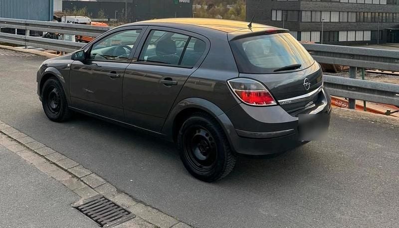 Gebraucht Opel Astra 116 PS (85 kW) 2009 Grau Kleinwagen