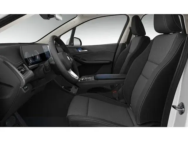 Gebraucht BMW 220 Active Tourer 170 PS (125 kW) 2025 Weiß Van / Kleinbus