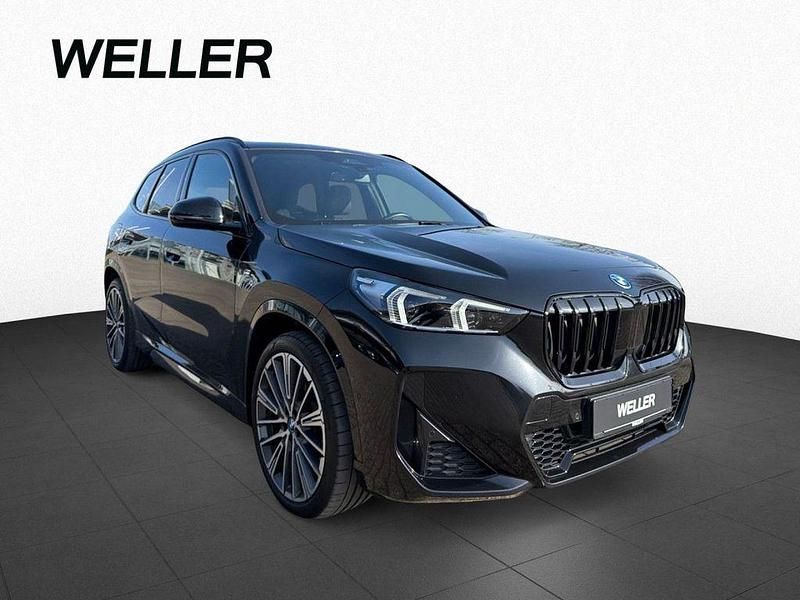 Gebraucht BMW X1 Performance 245 PS (180 kW) 2023 Black sapphire (schwarz) SUV