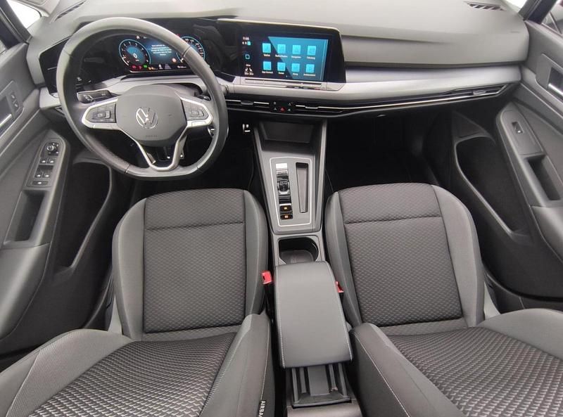 Gebraucht VW Golf VIII Active 150 PS (110 kW) 2023 Atlantik blue metallic Limousine