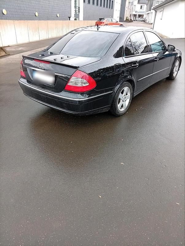 Gebraucht Mercedes E320 224 PS (164 kW) 2006 Schwarz Limousine
