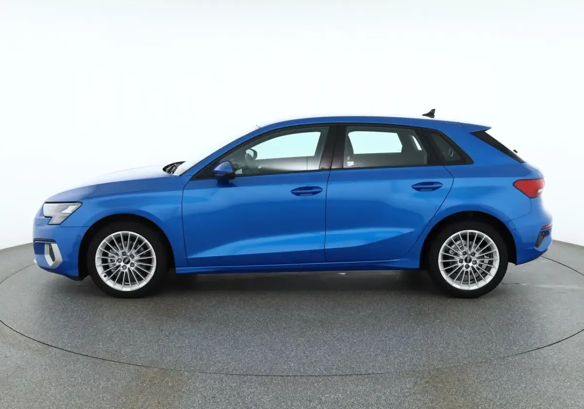 Usata Audi A3 Sportback e-tron Advanced 110 CV (80 kW) 2023 Blu Utilitaria