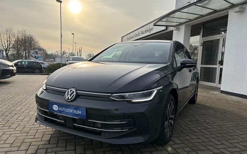 Neu VW Golf VIII 116 PS (85 kW) 2026 Uranograu Limousine