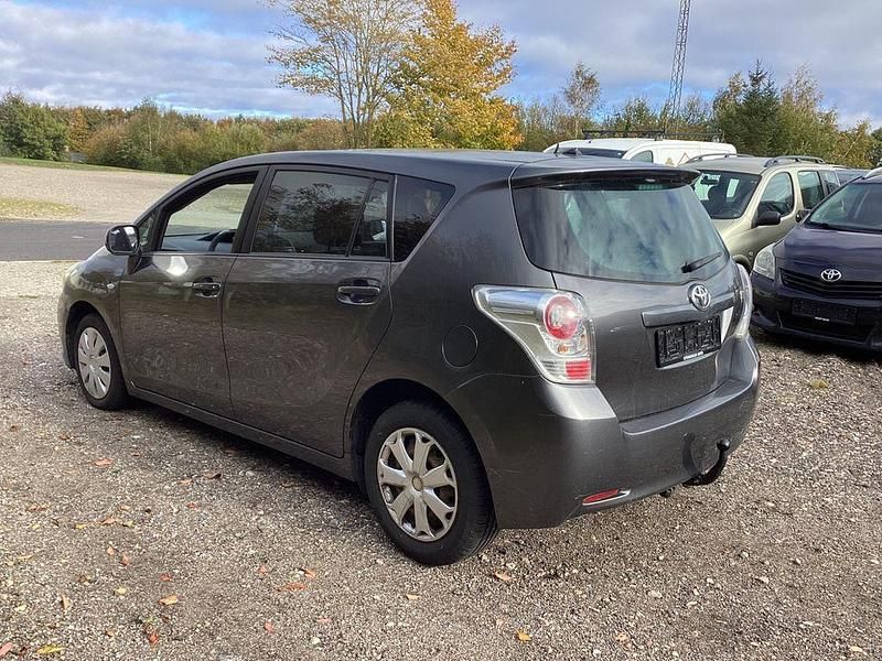 Gebraucht Toyota Verso 2013 Grau Van / Kleinbus