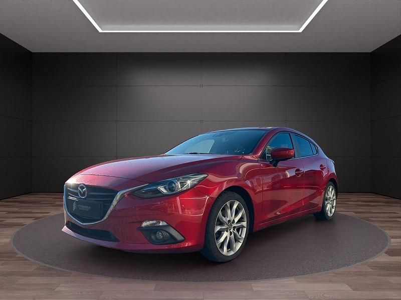 Rot Gebraucht 2016 Mazda 3 Nakama Limousine | 10.990 € (Fairer Preis) - Bild 1/4