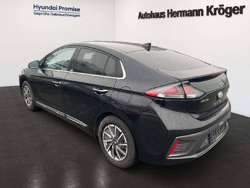 Gebraucht Hyundai Ioniq Style 100 kW (136 PS) 2021 Phantom black / mic Kleinwagen