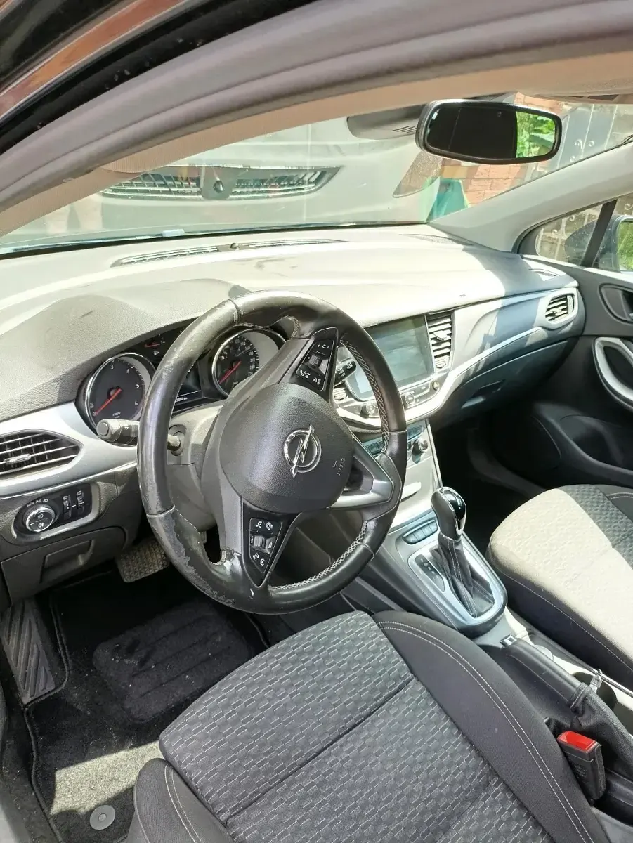 Gebraucht Opel Astra 136 PS (100 kW) 2019 Schwarz Kombi