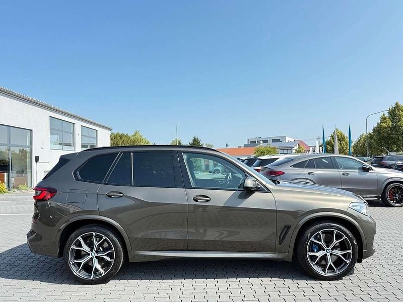 Manhattan metallic Gebraucht 2022 BMW X5 M Sport SUV | 57.990 € (Guter Preis) - Bild 1/4