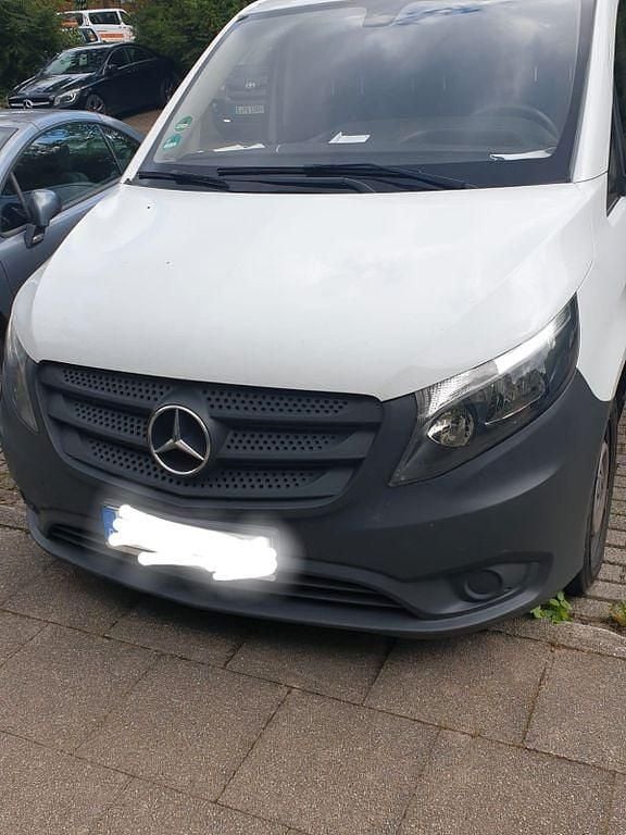 Weiß Gebraucht 2016 Mercedes Vito Van / Kleinbus | 6.699 € (Superpreis) - Bild 1/4