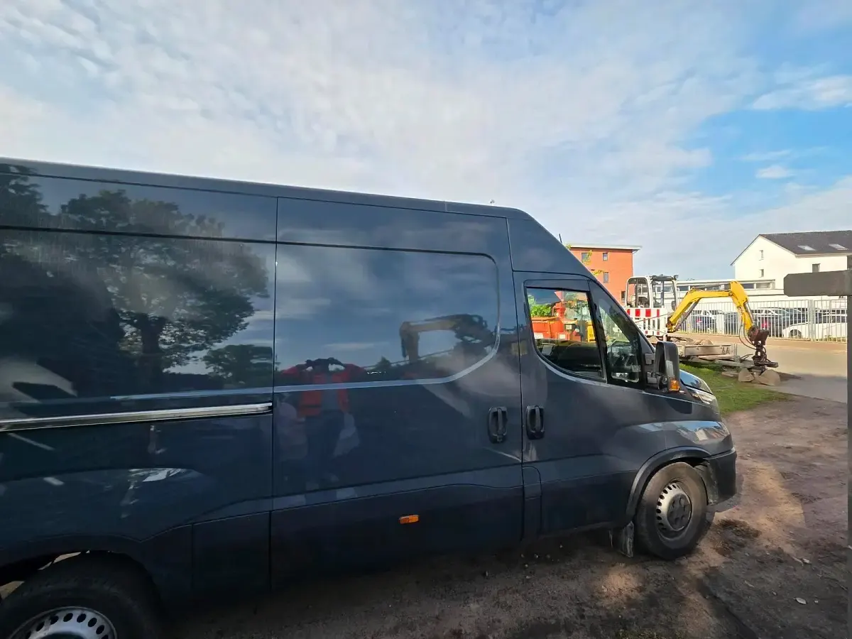 Gebraucht Iveco Daily 170 PS (125 kW) 2023 Grau Van