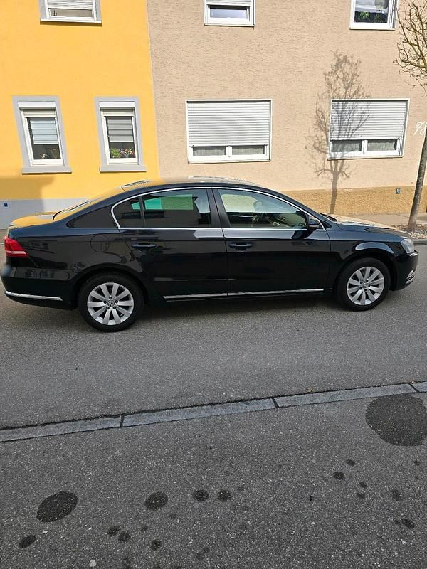 Gebraucht VW Passat 122 PS (89 kW) 2013 Schwarz Limousine