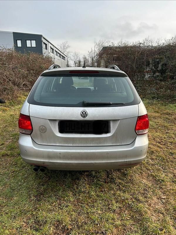 Gebraucht VW Golf VI Comfortline 123 PS (90 kW) 2010 Silber Kleinwagen