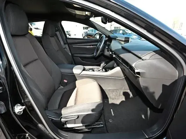 Gebraucht Mazda 3 Selection 122 PS (89 kW) 2021 Jet black (schwarz) Kombi