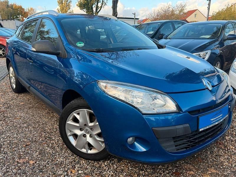 Blau Gebraucht 2012 Renault Mégane III Limousine | 5.490 € (Etwas zu teuer) - Bild 1/4