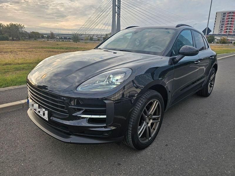 Schwarz Gebraucht 2020 Porsche Macan SUV | 50.800 € (Fairer Preis) - Bild 1/4